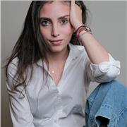 Profesora de diseño gráfico imparte clases particulares de adobe illustrator nivel básico